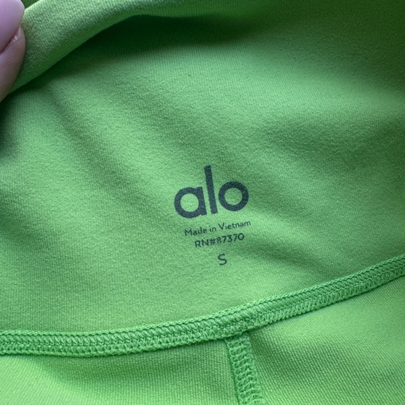 ALO Yoga Green Bike Shorts with Compression Fit - Picture 6 of 7
